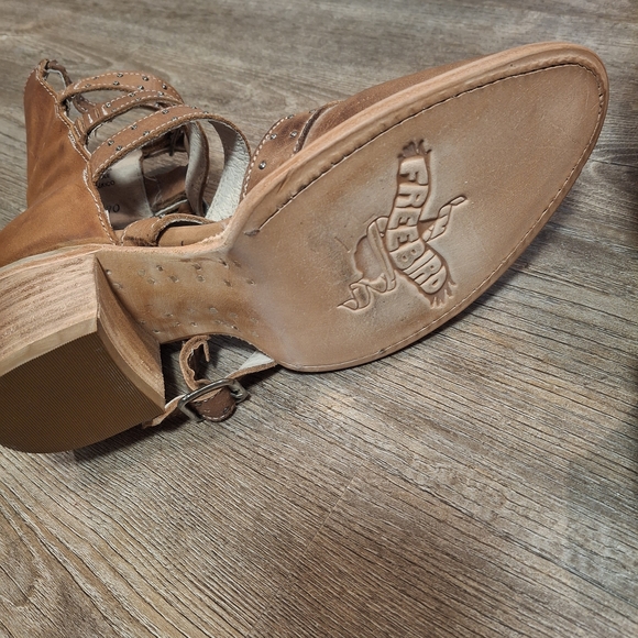 FREEBIRD SALTY Size 8, Strappy Leather Boot - Picture 5 of 6